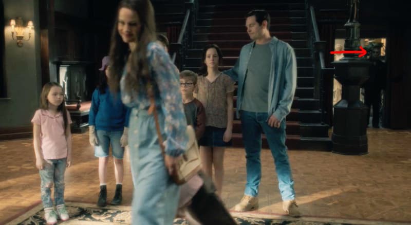 Căng cả mắt để đếm ma trong phim siêu kinh dị The Haunting of Hill House - Ảnh 30.