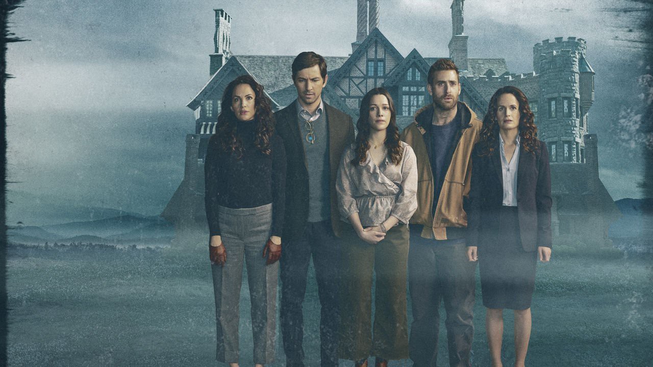 Đáng sợ là thế, nhưng chi tiết này trong The Haunting of Hill House sẽ khiến bạn bật khóc! - Ảnh 1. Đáng sợ là thế, nhưng chi tiết này trong The Haunting of Hill House sẽ khiến bạn bật khóc! - Ảnh 1.