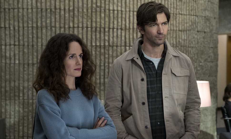 Đáng sợ là thế, nhưng chi tiết này trong The Haunting of Hill House sẽ khiến bạn bật khóc! - Ảnh 2. Đáng sợ là thế, nhưng chi tiết này trong The Haunting of Hill House sẽ khiến bạn bật khóc! - Ảnh 2.