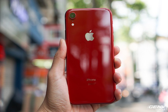 iPhone XR: Giá iPhone XR rớt giá từ 23,9 triệu còn 20,9 triệu- Ảnh 1.