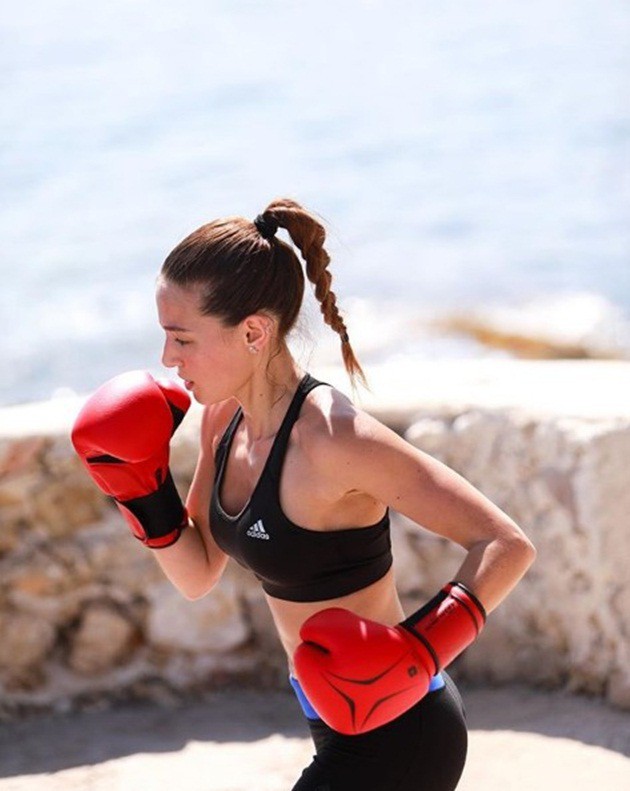 Bạn gái Bernardo Silva: Thiên thần lai với vòng 1 hấp dẫn, nói 6 thứ tiếng, bán cả ốp điện thoại dù người yêu kiếm 120.000 bảng/tuần - Ảnh 11.