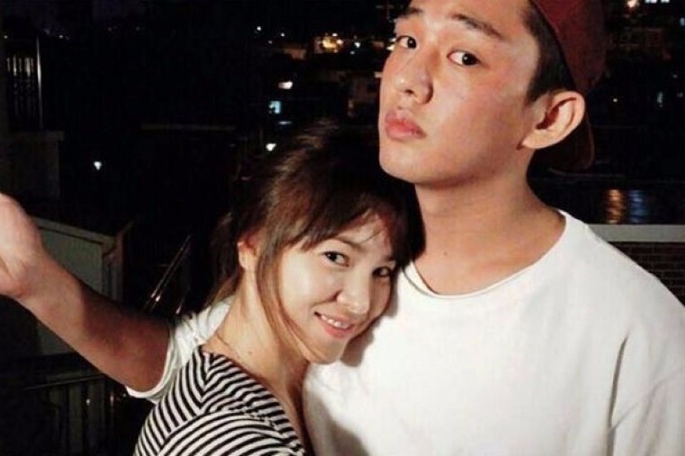 2 năm rồi Song Hye Kyo mới khoe ảnh bên bạn thân Yoo Ah In, nhưng nhan sắc lão hóa ngược của cô mới gây chú ý - Ảnh 6. 2 năm rồi Song Hye Kyo mới khoe ảnh bên bạn thân Yoo Ah In, nhưng nhan sắc lão hóa ngược của cô mới gây chú ý - Ảnh 6.