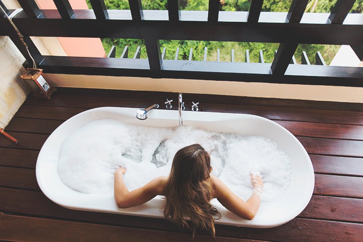 5 sai lầm quen thuộc gây ảnh hưởng tới sức khỏe vùng kín mà nhiều cô nàng mắc phải - Ảnh 1. 5 sai lầm quen thuộc gây ảnh hưởng tới sức khỏe vùng kín mà nhiều cô nàng mắc phải - Ảnh 1.