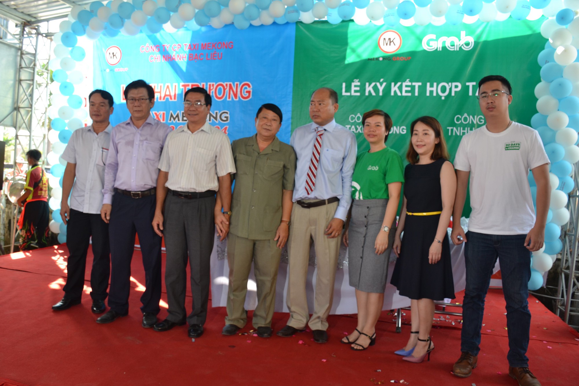 Trong khi Vinasun chờ kết quả vụ kiện, Grab đã bắt tay với taxi truyền thống khác để trở thành GrabTaxi - Ảnh 1.