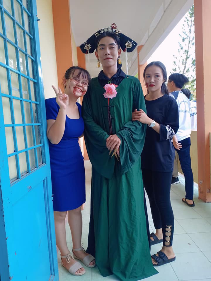 Giả gái thành phi tần xinh lung linh trong tiệc Halloween, nam sinh được dân mạng tới tấp xin link làm quen - Ảnh 13. Giả gái thành phi tần xinh lung linh trong tiệc Halloween, nam sinh được dân mạng tới tấp xin link làm quen - Ảnh 13.