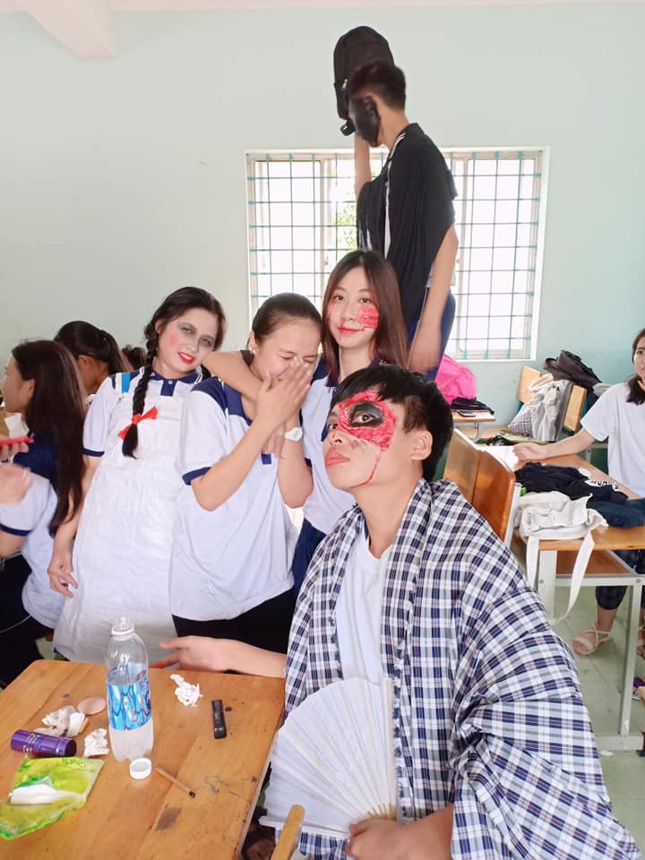 Giả gái thành phi tần xinh lung linh trong tiệc Halloween, nam sinh được dân mạng tới tấp xin link làm quen - Ảnh 15. Giả gái thành phi tần xinh lung linh trong tiệc Halloween, nam sinh được dân mạng tới tấp xin link làm quen - Ảnh 15.