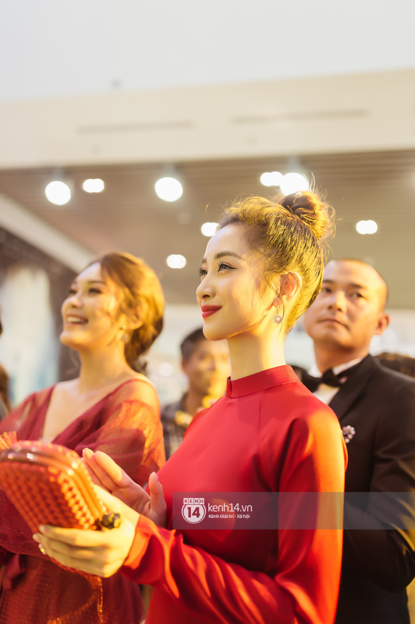 Clip: Lần đầu tiên, Jun Vũ hé lộ cuộc sống đời thường và trả lời tất tần tật những câu hỏi hóc búa nhất! - Ảnh 10. Clip: Lần đầu tiên, Jun Vũ hé lộ cuộc sống đời thường và trả lời tất tần tật những câu hỏi hóc búa nhất! - Ảnh 10.