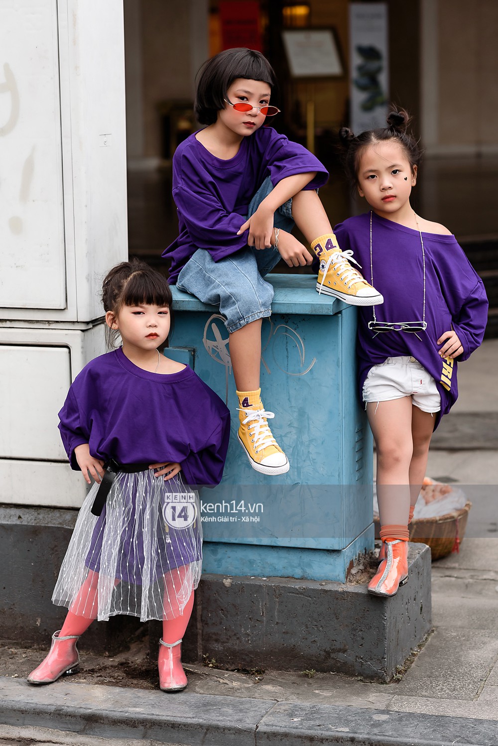 Street style ngày cuối VIFW: giới trẻ lên đồ đơn giản với độ ứng dụng cao hơn, các nhóc tì tiếp tục tranh spotlight - Ảnh 14.