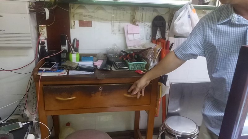 Chủ tiệm vàng nói gì về việc bị sung công 20 viên kim cương - Ảnh 3. Chủ tiệm vàng nói gì về việc bị sung công 20 viên kim cương - Ảnh 3.