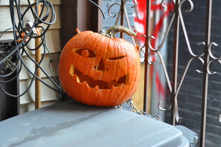 Những &yacute; tưởng chạm khắc b&iacute; ng&ocirc; đẹp độc v&agrave; dị cho m&ugrave;a Halloween - Ảnh 9.