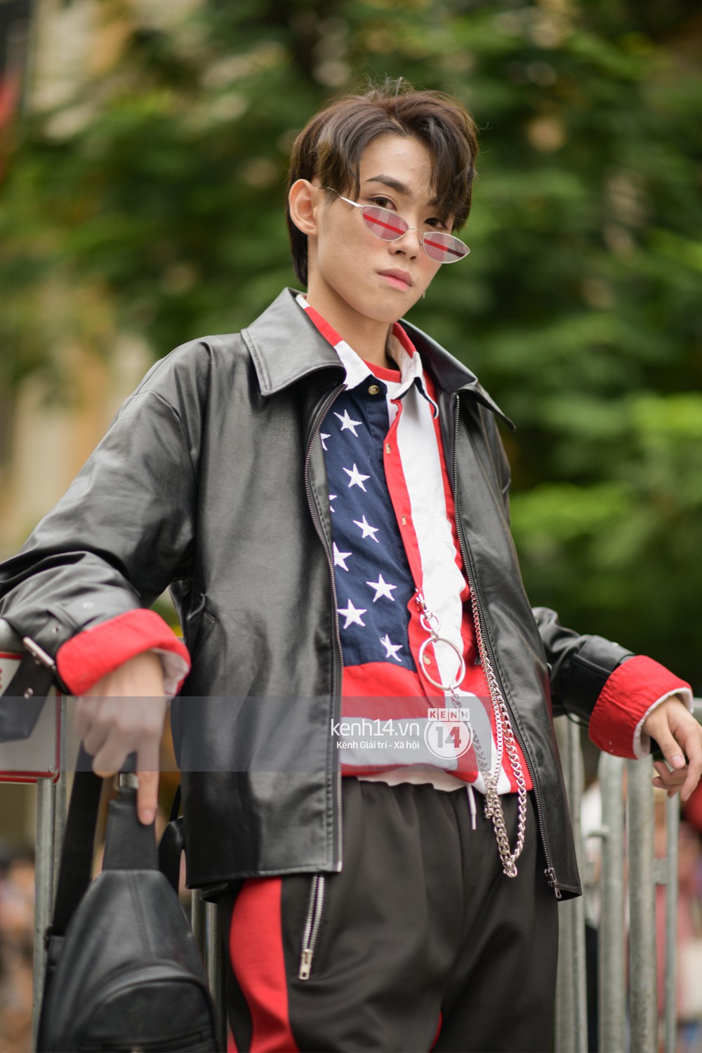 Street style ngày cuối VIFW: giới trẻ lên đồ đơn giản với độ ứng dụng cao hơn, các nhóc tì tiếp tục tranh spotlight - Ảnh 7.