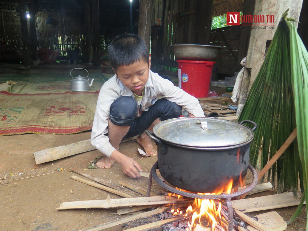 Hà Giang: Sau cơn lũ, con thơ ngơ ngác chờ cha về - Ảnh 2. Hà Giang: Sau cơn lũ, con thơ ngơ ngác chờ cha về - Ảnh 2.