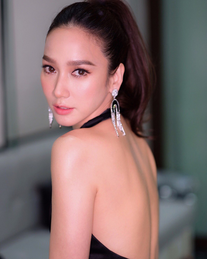 Dàn chị đại U40 đang xâm chiếm cả làng giải trí Thái Lan: Đẹp, sang chảnh và cho đàn em hít khói về thần thái - Ảnh 40. Dàn chị đại U40 đang xâm chiếm cả làng giải trí Thái Lan: Đẹp, sang chảnh và cho đàn em hít khói về thần thái - Ảnh 40.