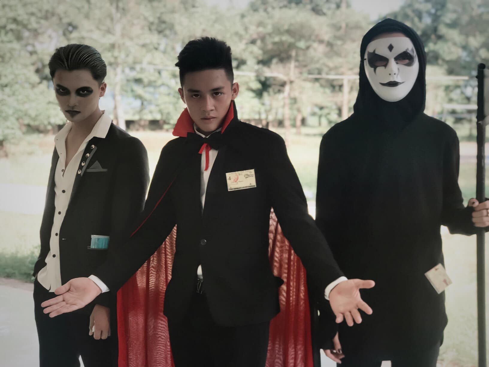 Đăng ảnh Halloween dọa người xem nhưng điều được chú ý nhất lại là trai xinh gái đẹp của trường - Ảnh 15. Đăng ảnh Halloween dọa người xem nhưng điều được chú ý nhất lại là trai xinh gái đẹp của trường - Ảnh 15.