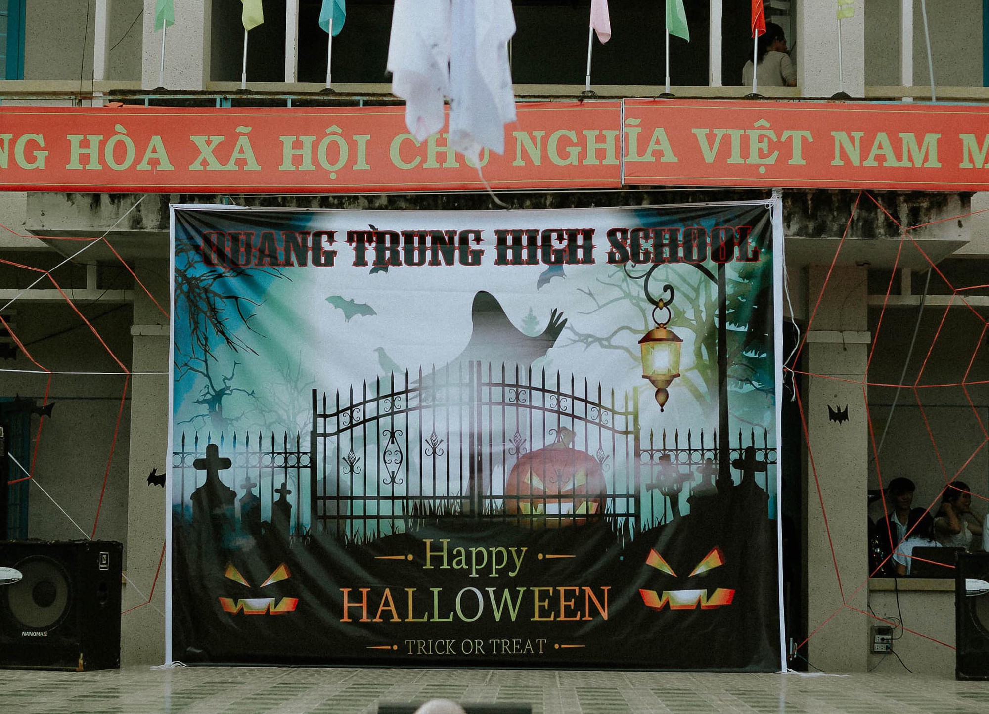 Đăng ảnh Halloween dọa người xem nhưng điều được chú ý nhất lại là trai xinh gái đẹp của trường - Ảnh 21. Đăng ảnh Halloween dọa người xem nhưng điều được chú ý nhất lại là trai xinh gái đẹp của trường - Ảnh 21.
