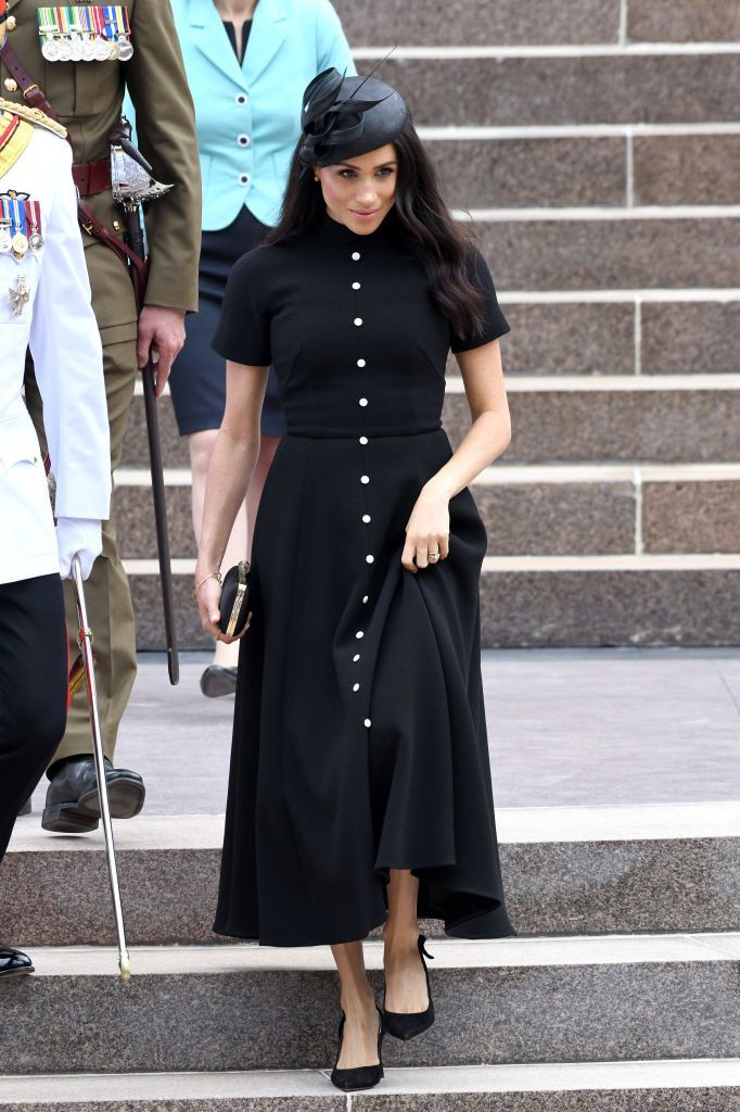 Vài ngày sau khi diện đầm 300 triệu VNĐ, Công nương Meghan xuất hiện với váy bầu bình dân có giá chỉ 1 triệu VNĐ - Ảnh 6.