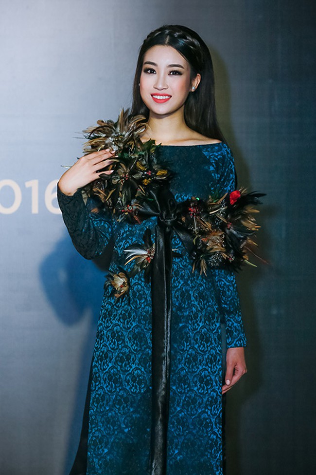 Bình thường lên đồ cũng xinh, mỗi tội cứ đến Fashion Week là Hoa Hậu Mỹ Linh lại mặc linh tinh vì ham... giật giũ - Ảnh 4.