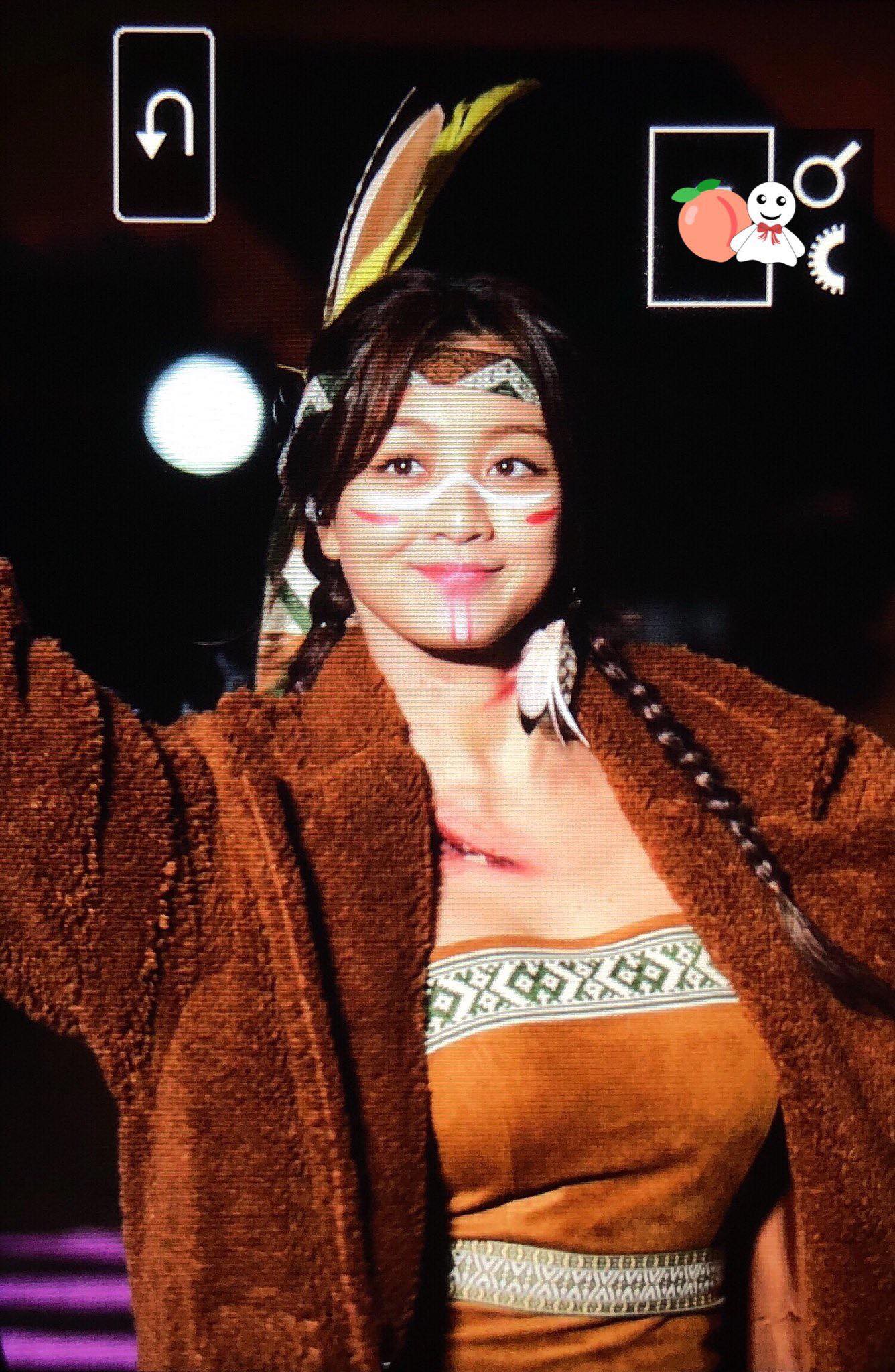 Hóa trang Halloween, Twice khiến fan ngã ngửa tại fan meeting - Ảnh 16.