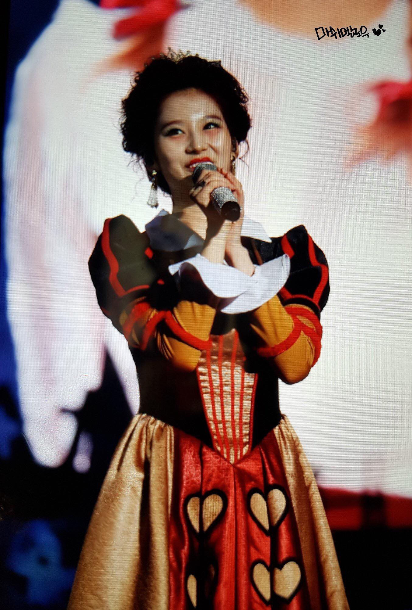 Hóa trang Halloween, Twice khiến fan ngã ngửa tại fan meeting - Ảnh 17.