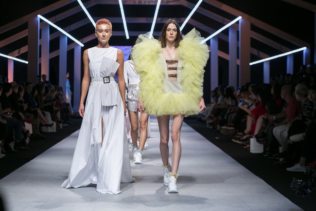 Những điểm nhấn số 0 của Vietnam International Fashion Week: Có lẽ nên dành tặng hai chữ Hết Thời! - Ảnh 13.