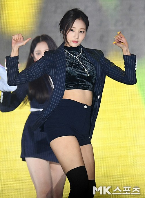 Toàn cảnh Asia Song Festival: Dàn nữ thần Red Velvet sexy khó cưỡng bên Wanna One, Vũ Cát Tường được cổ vũ nhiệt tình - Ảnh 16.