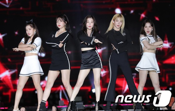 Toàn cảnh Asia Song Festival: Dàn nữ thần Red Velvet sexy khó cưỡng bên Wanna One, Vũ Cát Tường được cổ vũ nhiệt tình - Ảnh 25.