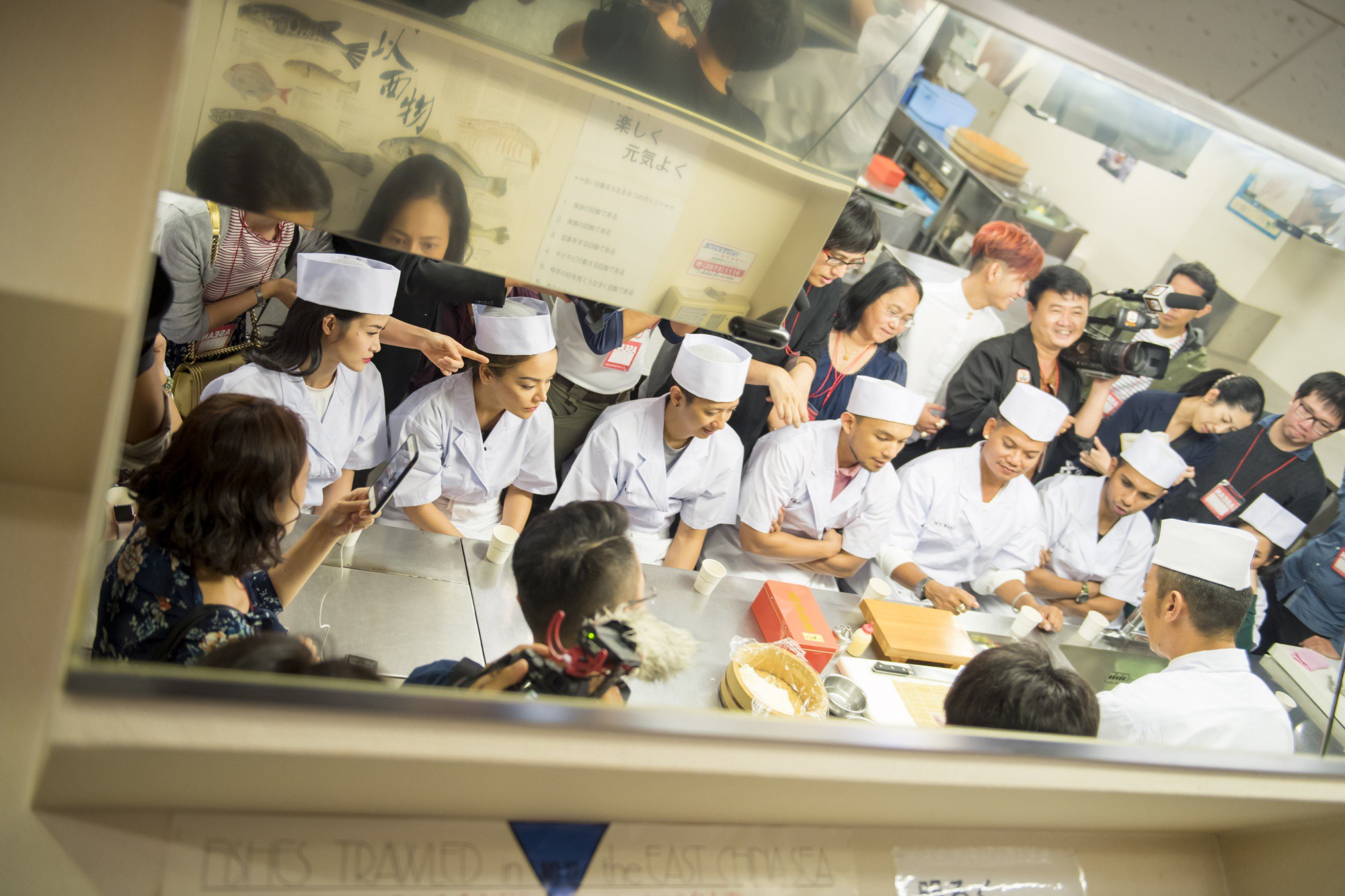 Đông Nhi hào hứng học làm sushi, cùng nghệ sĩ các nước ASEAN khám phá Nhật Bản - Ảnh 9. Đông Nhi hào hứng học làm sushi, cùng nghệ sĩ các nước ASEAN khám phá Nhật Bản - Ảnh 9.
