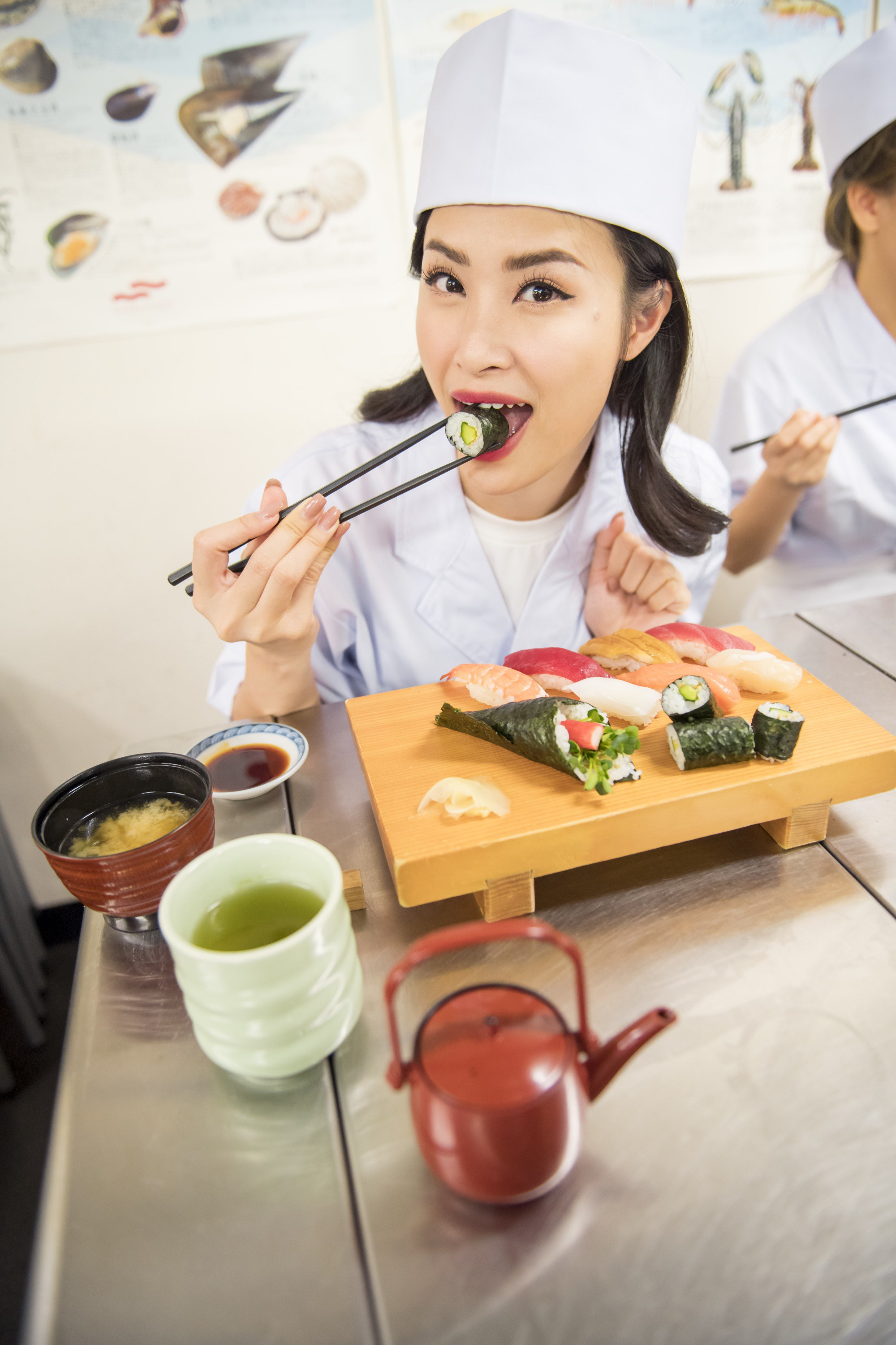 Đông Nhi hào hứng học làm sushi, cùng nghệ sĩ các nước ASEAN khám phá Nhật Bản - Ảnh 15. Đông Nhi hào hứng học làm sushi, cùng nghệ sĩ các nước ASEAN khám phá Nhật Bản - Ảnh 15.