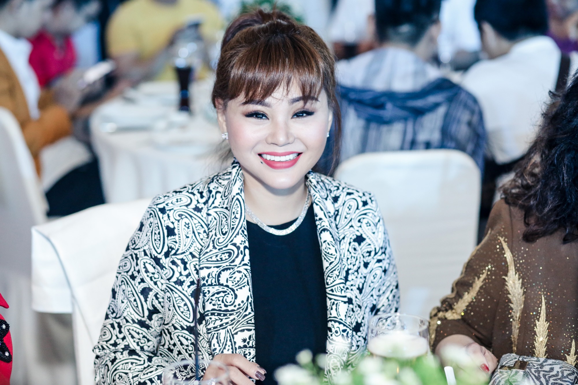 Kêu gọi bạn bè mua album trong ngày sinh nhật, Đàm Vĩnh Hưng dùng toàn bộ 200 triệu bán đĩa để làm điều ý nghĩa này - Ảnh 9. Kêu gọi bạn bè mua album trong ngày sinh nhật, Đàm Vĩnh Hưng dùng toàn bộ 200 triệu bán đĩa để làm điều ý nghĩa này - Ảnh 9.