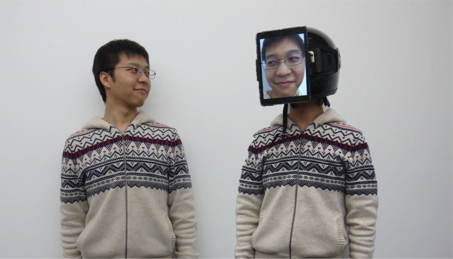 Choáng với dịch vụ thèm hơi người ở Nhật: Thuê người thật đeo iPad video call, ship hộ đến tận giường - Ảnh 1. Choáng với dịch vụ thèm hơi người ở Nhật: Thuê người thật đeo iPad video call, ship hộ đến tận giường - Ảnh 1.