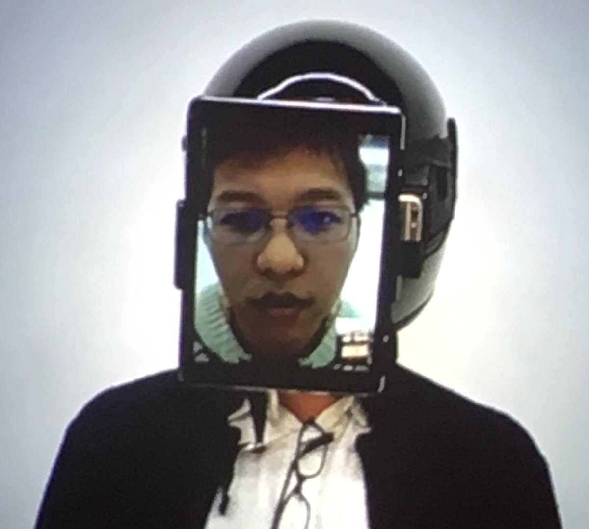 Choáng với dịch vụ thèm hơi người ở Nhật: Thuê người thật đeo iPad video call, ship hộ đến tận giường - Ảnh 3. Choáng với dịch vụ thèm hơi người ở Nhật: Thuê người thật đeo iPad video call, ship hộ đến tận giường - Ảnh 3.