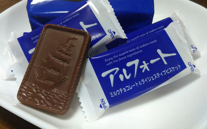 Tưởng chỉ vứt đi, bao b&igrave; b&aacute;nh kẹo bỗng h&oacute;a t&aacute;c phẩm nghệ thuật qua b&agrave;n tay của anh ch&agrave;ng Nhật - Ảnh 1.