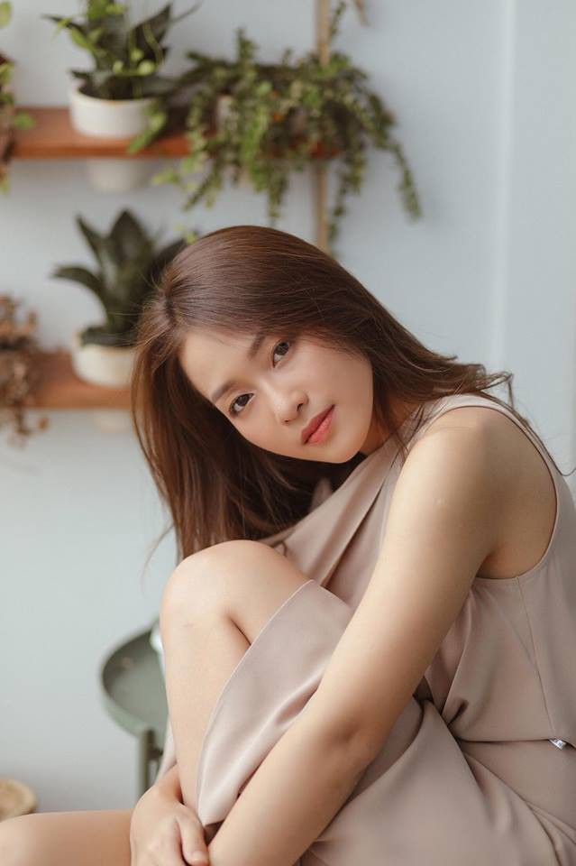 Nếu làm đậm thêm màu son thì chắc chắn Khả Ngân trong "Hậu Duệ Mặt Trời" sẽ không bị hiểu nhầm là... bệnh nhân 5 Nếu làm đậm thêm màu son thì chắc chắn Khả Ngân trong Hậu Duệ Mặt Trời sẽ không bị hiểu nhầm là... bệnh nhân - Ảnh 10.