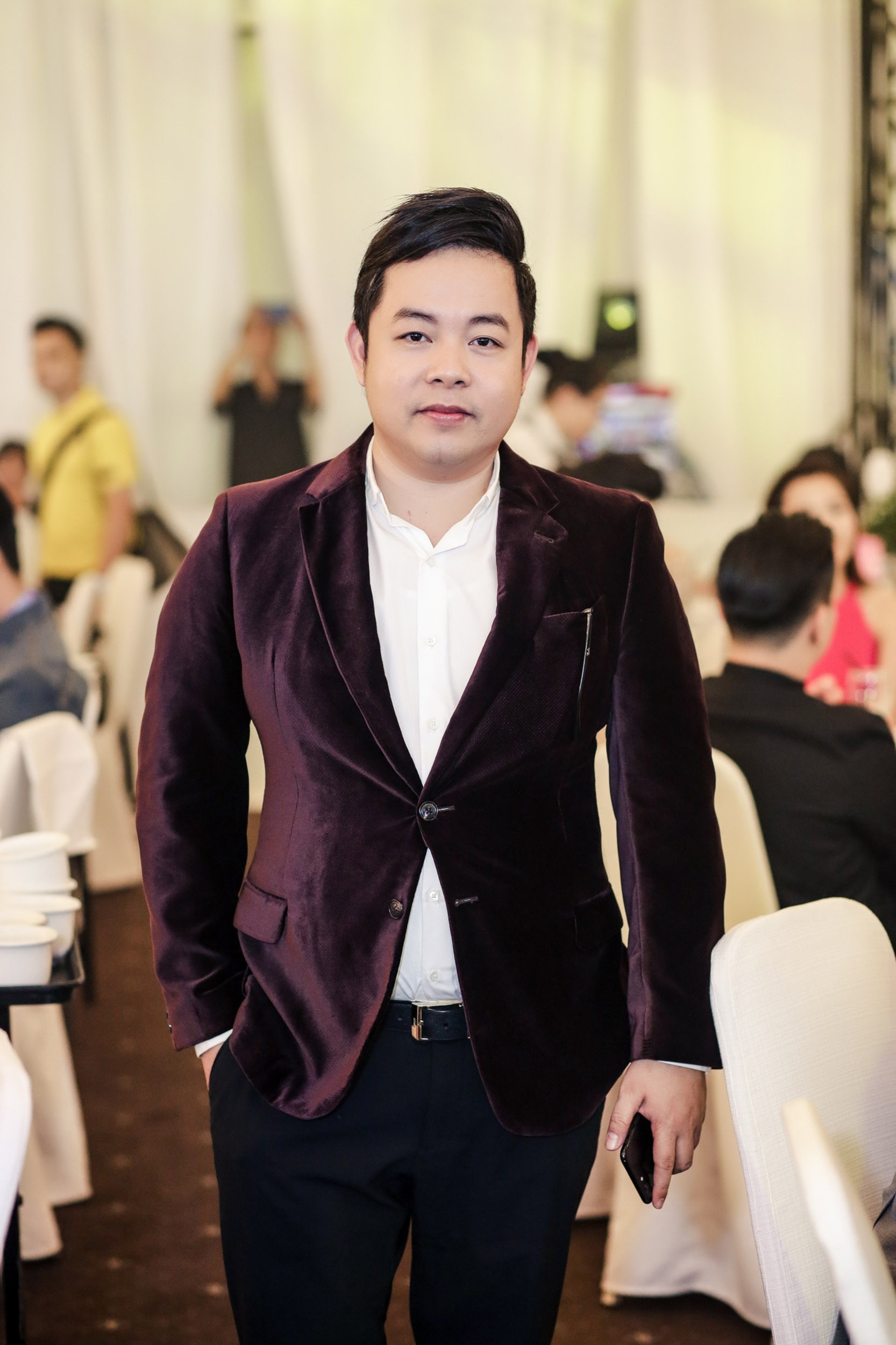 Kêu gọi bạn bè mua album trong ngày sinh nhật, Đàm Vĩnh Hưng dùng toàn bộ 200 triệu bán đĩa để làm điều ý nghĩa này - Ảnh 8. Kêu gọi bạn bè mua album trong ngày sinh nhật, Đàm Vĩnh Hưng dùng toàn bộ 200 triệu bán đĩa để làm điều ý nghĩa này - Ảnh 8.