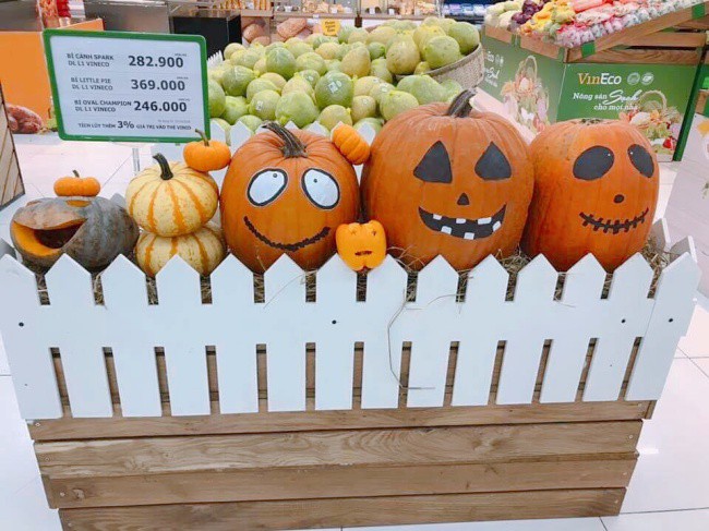 Ph&aacute;t cuồng với b&iacute; ng&ocirc; Halloween khổng lồ lần đầu được trồng ngay tại Việt Nam - Ảnh 1.