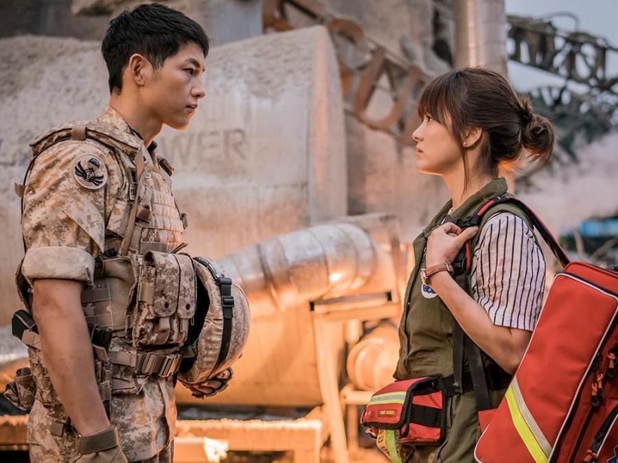 Tròn 1 năm ngày cưới, vợ chồng Song Joong Ki - Song Hye Kyo đã được nhắc đến trong các show thực tế nào? - Ảnh 5. Tròn 1 năm ngày cưới, vợ chồng Song Joong Ki - Song Hye Kyo đã được nhắc đến trong các show thực tế nào? - Ảnh 5.