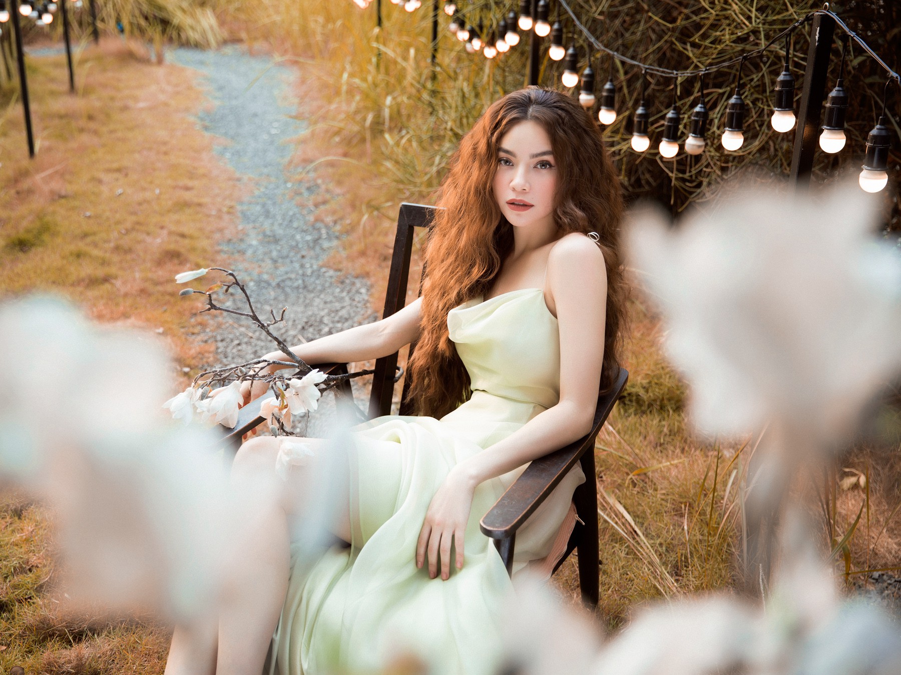 Hồ Ngọc Hà bật khóc khi lần đầu thể hiện bản ballad mới toanh của NS Nguyễn Hồng Thuận trên sân khấu - Ảnh 3. Hồ Ngọc Hà bật khóc khi lần đầu thể hiện bản ballad mới toanh của NS Nguyễn Hồng Thuận trên sân khấu - Ảnh 3.