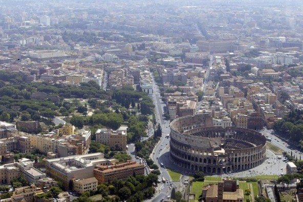 Tìm thấy bộ hài cốt bí ẩn bên trong Toà thánh Vatican - Ảnh 1.