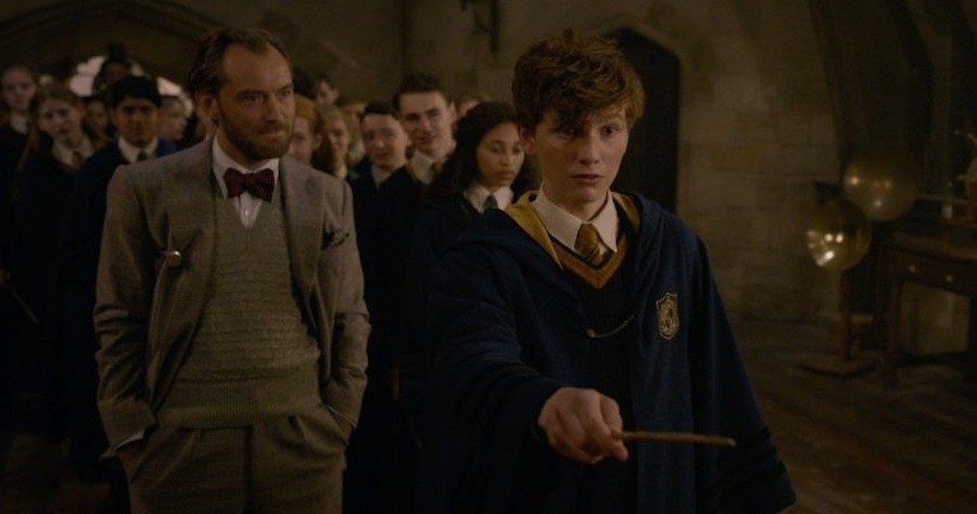 7 chi tiết quan trọng của Harry Potter được cài cắm ngay trong Fantastic Beasts 2 - Ảnh 3. 7 chi tiết quan trọng của Harry Potter được cài cắm ngay trong Fantastic Beasts 2 - Ảnh 3.