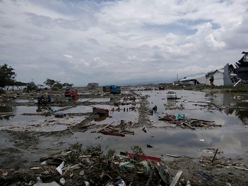 Indonesia đối mặt với bài toán nan giải sau thảm họa kép - Ảnh 1.