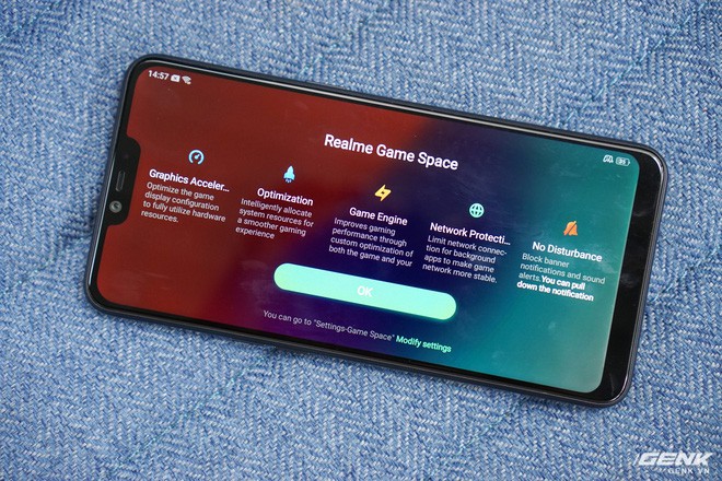 Tr&ecirc;n tay Realme 2 Đen Kim Cương: Con b&agrave;i chiến lược mới của Oppo, sẵn s&agrave;ng quyết chiến với đối thủ - Ảnh 11.