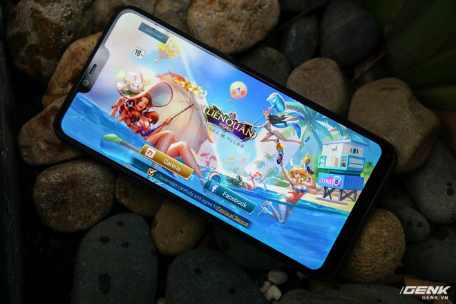 Tr&ecirc;n tay Realme 2 Đen Kim Cương: Con b&agrave;i chiến lược mới của Oppo, sẵn s&agrave;ng quyết chiến với đối thủ - Ảnh 12.