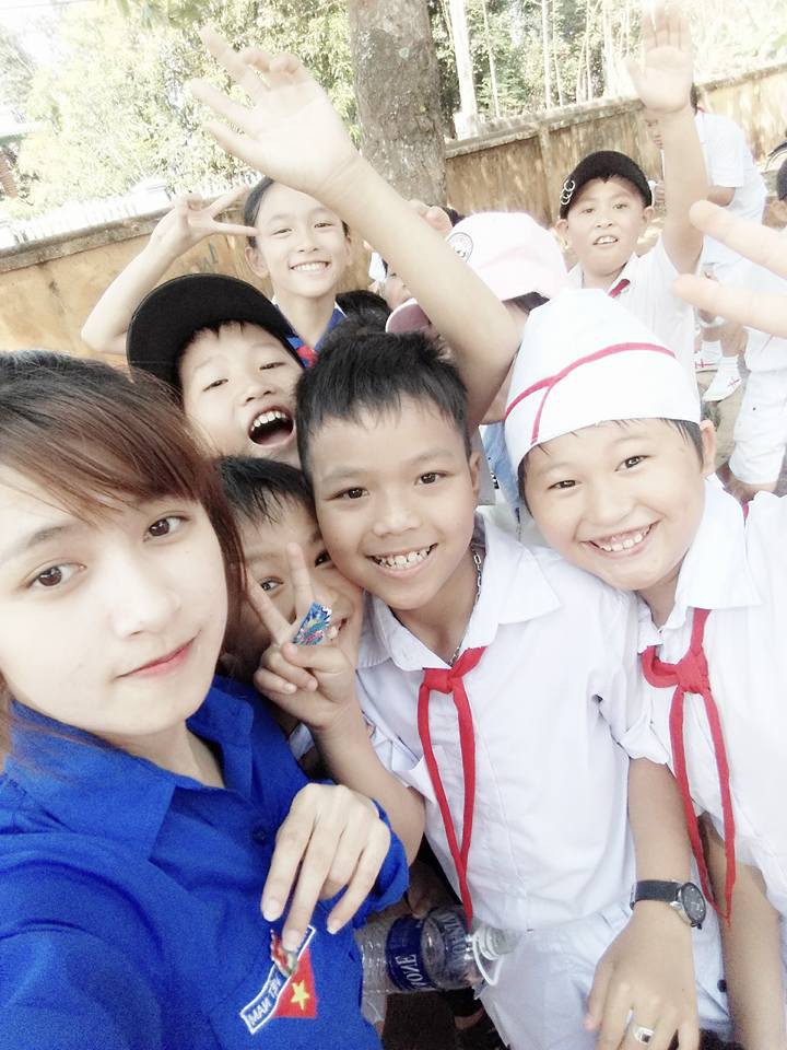 Cô giáo vùng cao với vẻ đẹp giản dị và nụ cười đốn tim cư dân mạng từ cái nhìn đầu tiên - Ảnh 5. Cô giáo vùng cao với vẻ đẹp giản dị và nụ cười đốn tim cư dân mạng từ cái nhìn đầu tiên - Ảnh 5.
