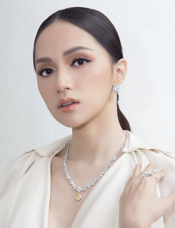Hương Giang chính là Hoa hậu đầu tiên ở Việt Nam cán mốc 1 triệu lượt follower trên instagram - Ảnh 4. Hương Giang chính là Hoa hậu đầu tiên ở Việt Nam cán mốc 1 triệu lượt follower trên instagram - Ảnh 4.
