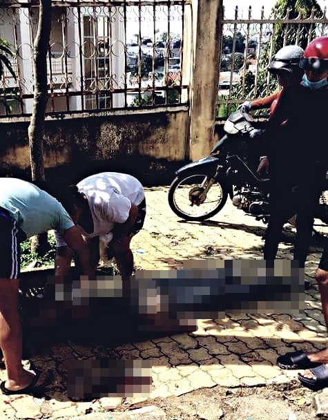 Xe máy mất lái tông vào cột điện bên đường, nam thanh niên tử vong thương tâm - Ảnh 1.
