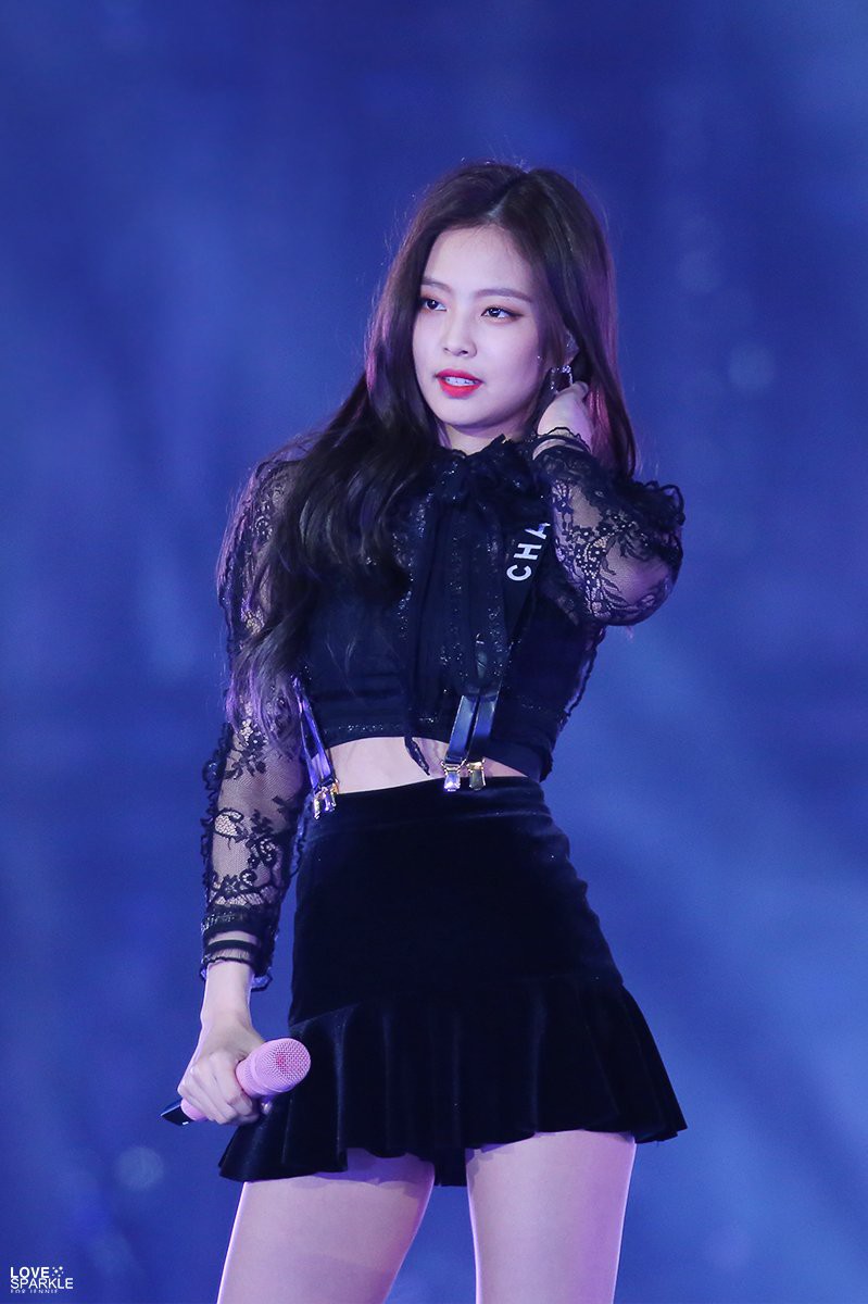 Bỏ qua thần thái, đặc điểm tự nhiên này giúp Jennie (Black Pink) lúc nào cũng sang chảnh và đẹp hoàn hảo - Ảnh 9. Bỏ qua thần thái, đặc điểm tự nhiên này giúp Jennie (Black Pink) lúc nào cũng sang chảnh và đẹp hoàn hảo - Ảnh 9.
