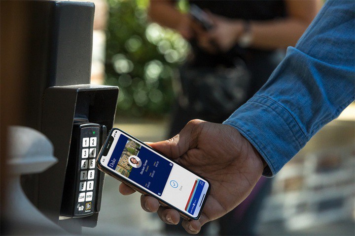 Nhiều trường đại học tại Mỹ cho phép sử dụng iPhone thay thế cho thẻ sinh viên - Ảnh 1. Nhiều trường đại học tại Mỹ cho phép sử dụng iPhone thay thế cho thẻ sinh viên - Ảnh 1.