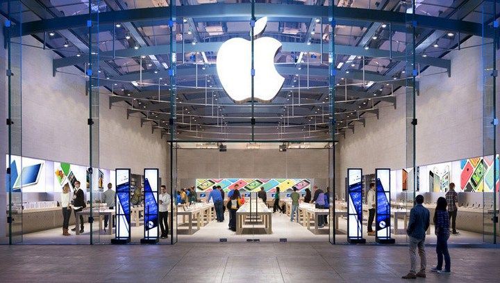 Sợ bị cướp thêm nhiều lần nữa, Apple Store mời hẳn cảnh sát tới để bảo vệ cửa hàng - Ảnh 1. Sợ bị cướp thêm nhiều lần nữa, Apple Store mời hẳn cảnh sát tới để bảo vệ cửa hàng - Ảnh 1.