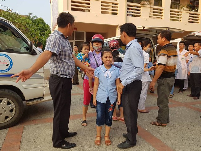 Vụ h&agrave;ng trăm học sinh ở Ninh B&igrave;nh nghi ngộ độc: Ruốc g&agrave; c&oacute; m&ugrave;i kinh lắm con kh&ocirc;ng ăn - Ảnh 4.