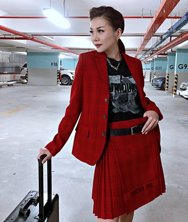 Cả Hà Tăng và Đỗ Mỹ Linh đều diện blazer kẻ, riêng một mình HH Tiểu Vy chọn trench coat khởi động street style mùa thu - Ảnh 7.